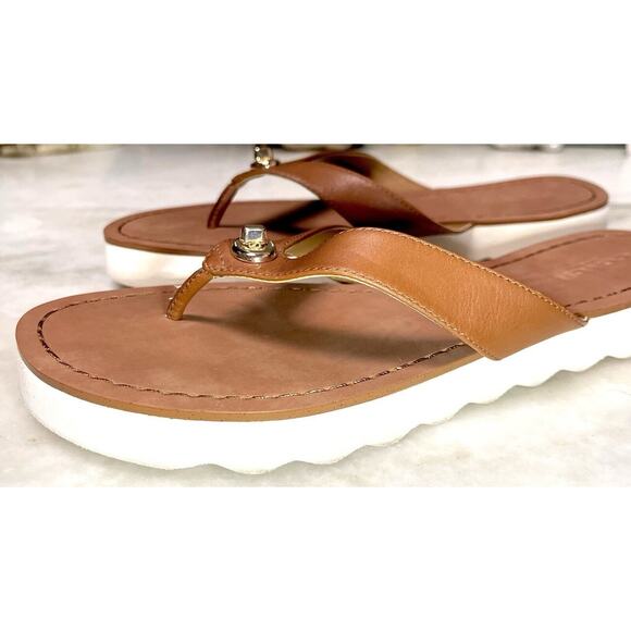 Coach Women's Tan Brown Shelly Signature Turn lock Thong Flip Flops Sandals 7.5 - Picture 7 of 13
